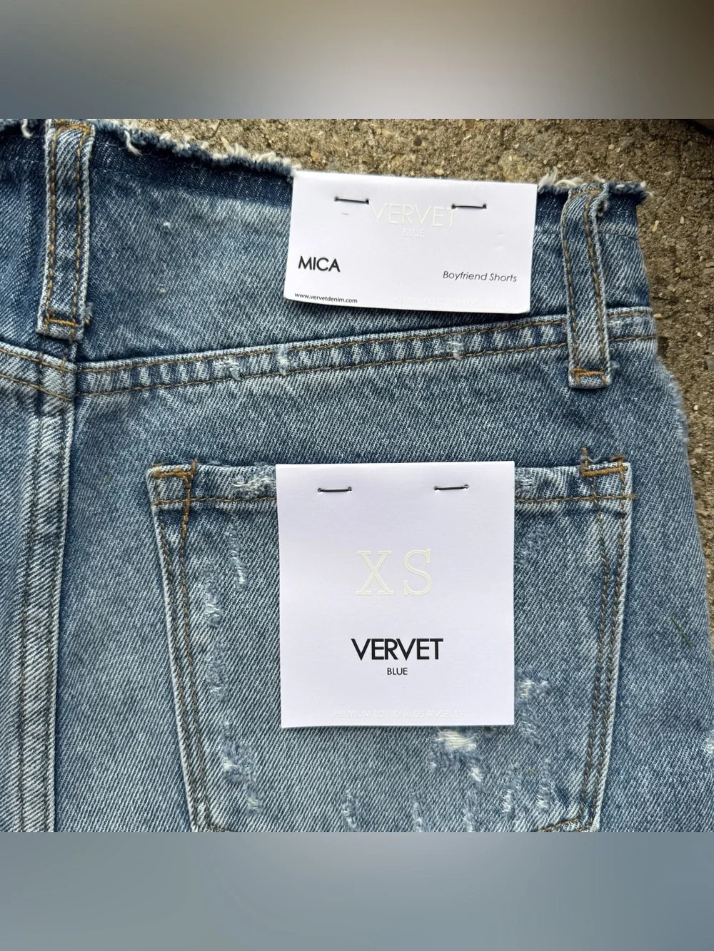 NWT Vervet Blue Distressed Jean Shorts Size XS - Picture 6 of 6